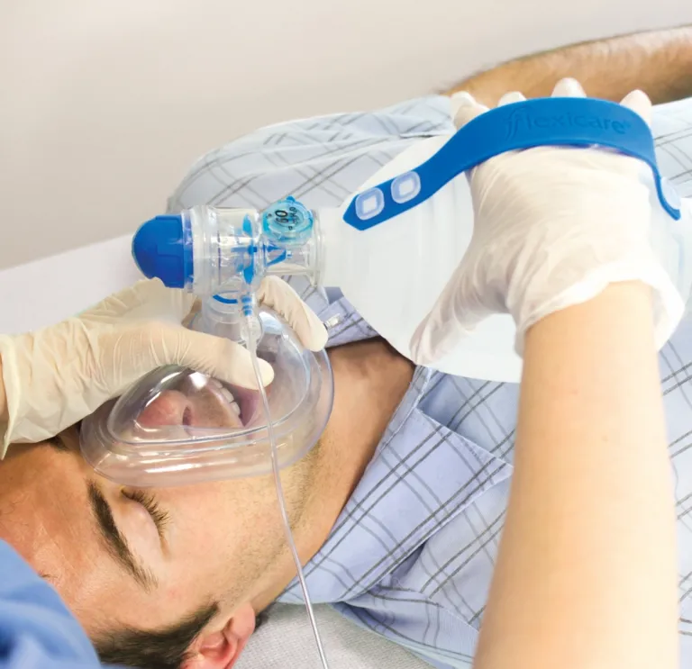 Man with an oxygen facemask